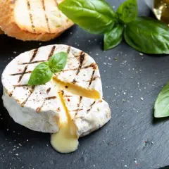 Jaki ser na grilla? Wybierz idealny i grilluj bez wpadek!