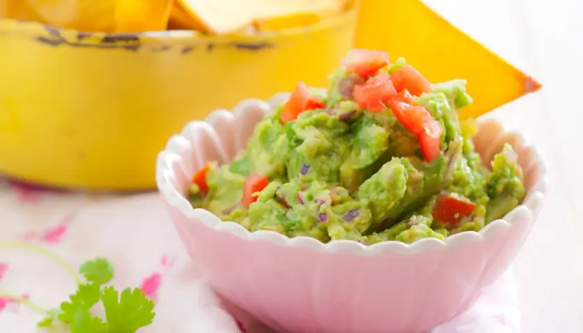 Jak smakuje guacamole? Odkryj sekret kremowego smaku i dodatków