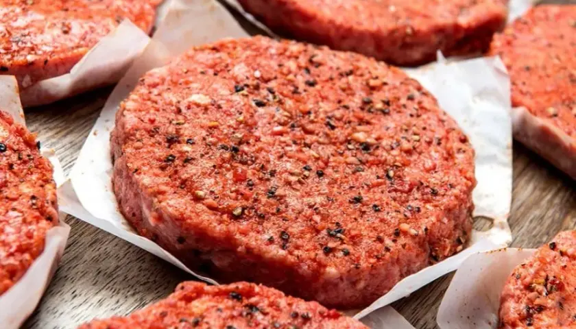 Jak przyprawić mięso na burgery? Sekret soczystości i smaku