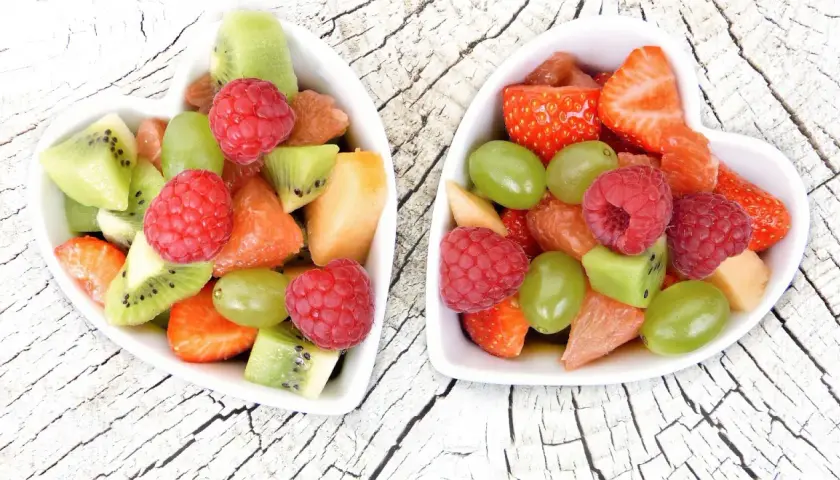 Nietuczące przekąski: 150 kcal, które pokochasz (gotowe i domowe)